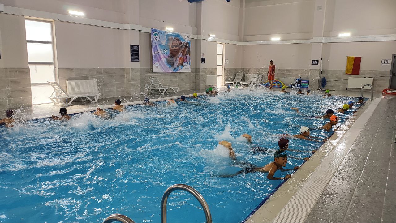 Kayseri’ye Yeni Yüzme Havuzu Açıldı