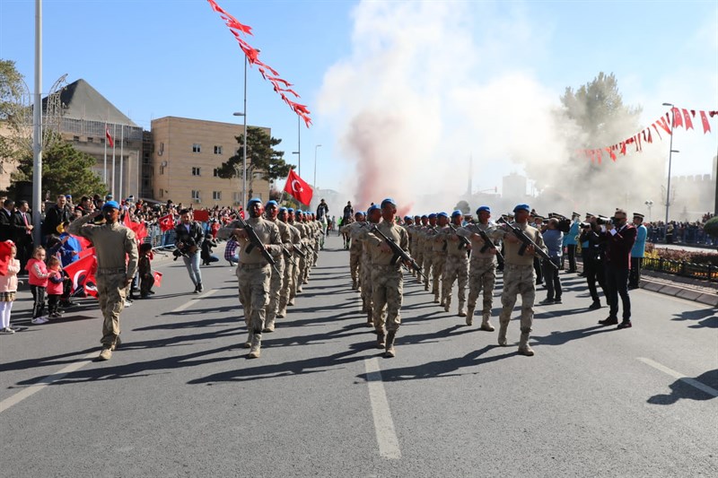 Cumhuriyet Meydanı 29 Ekim Töreni Canlı İzle