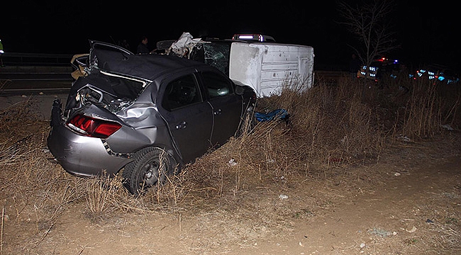 Kayseri’de Minibüs ile otomobil çarpıştı 13 yaralı Var