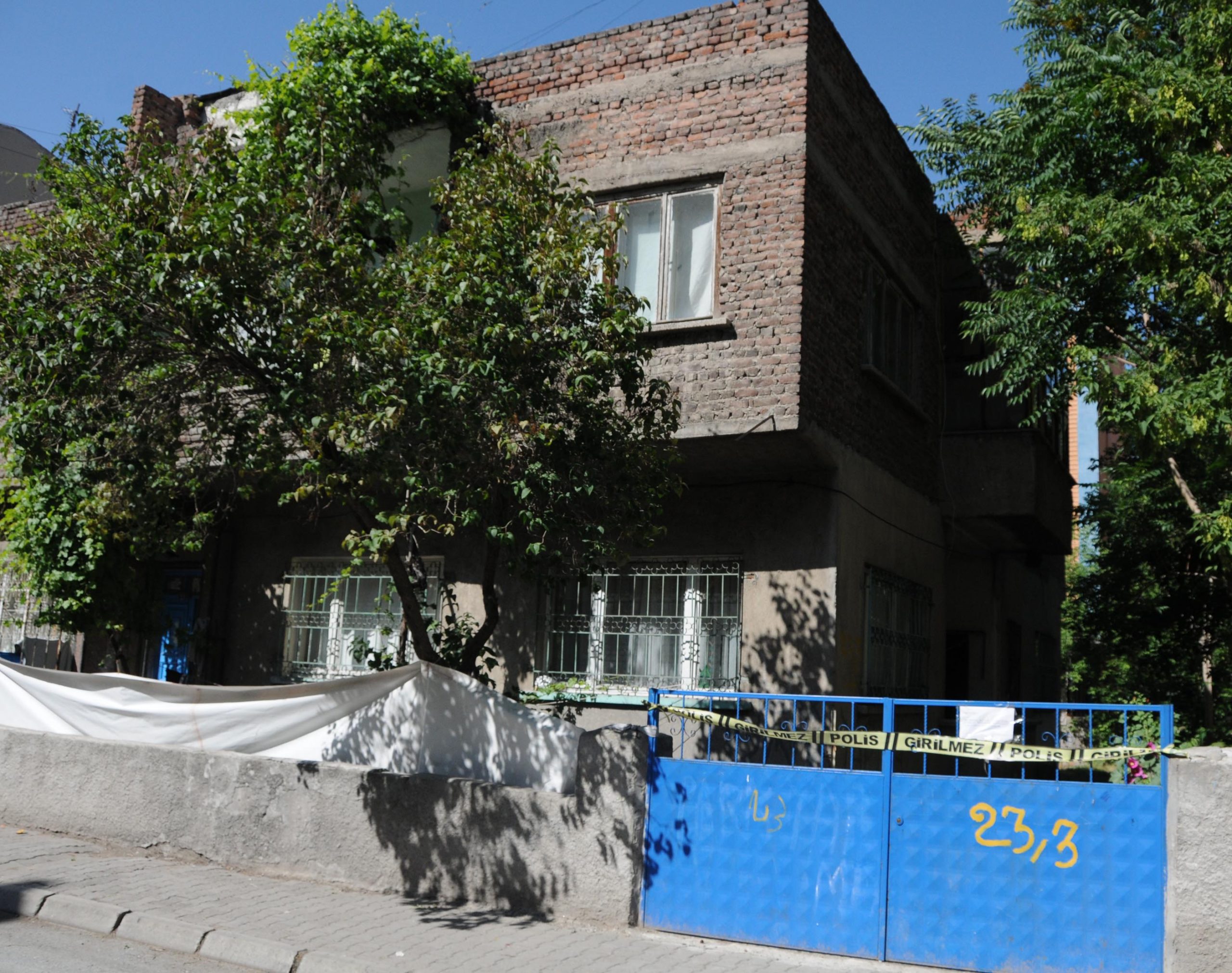 Kayseri’de Suriyeli 2 Ailenin Evi Karantinaya Alındı