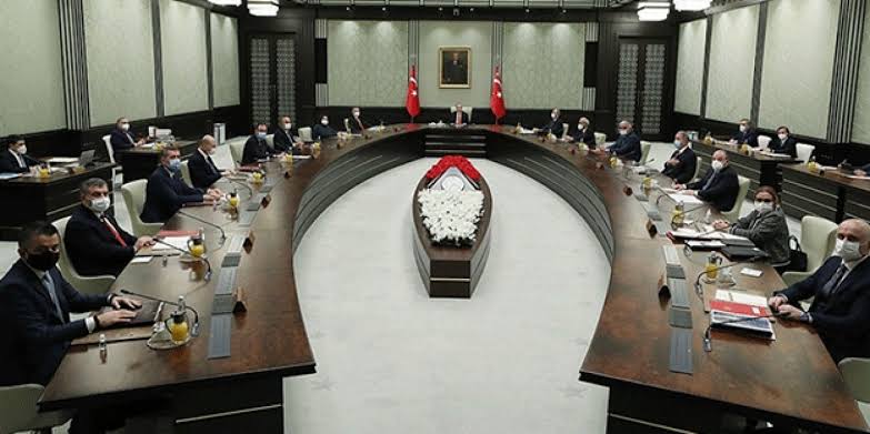 Cumhurbaşkanlığı Kabinesi toplantısı, Cumhurbaşkanı