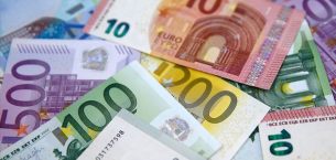 Euro ve Dolar Ne Kadar Oldu ?
