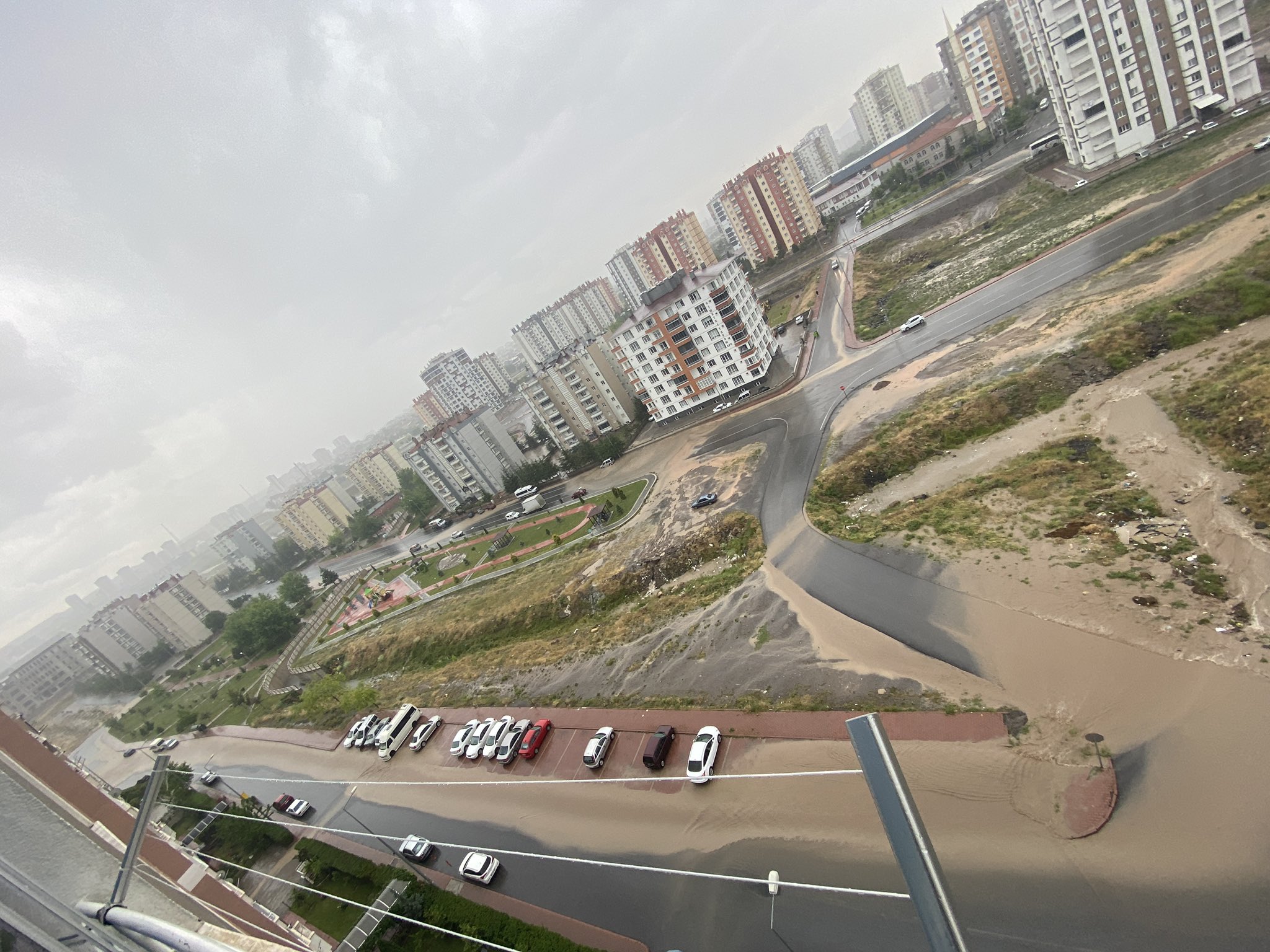 Kayseri’de Şiddetli Yağış Hayatı Felç Etti