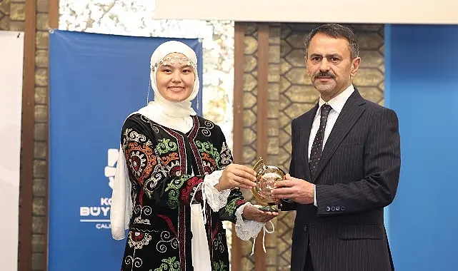 Başkan Büyükakın uluslararası öğrencilere seslendi:  “Yarının güzel dünyasını siz inşa edeceksiniz”