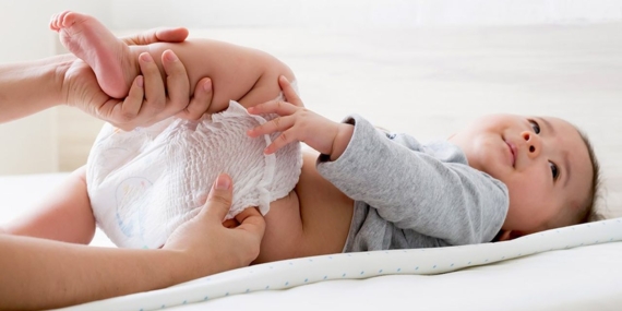 O belediye bebek bezi ve mama yardımına başladı